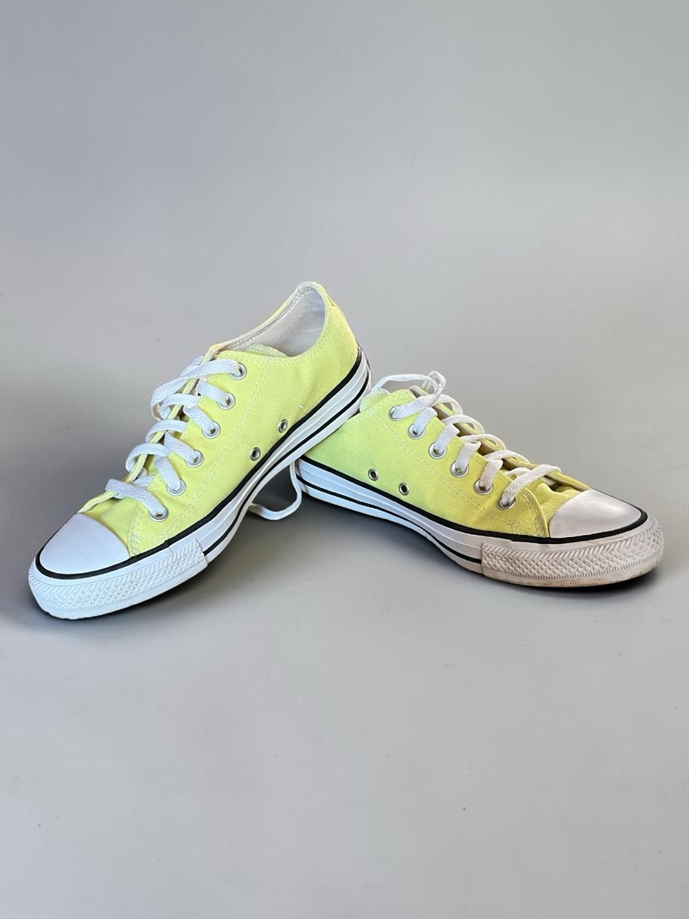 ON HOLD - Converse Chuck Taylor All Star Low Light Yellow Women’s 8 Men’s 6 - Picture 2 of 12